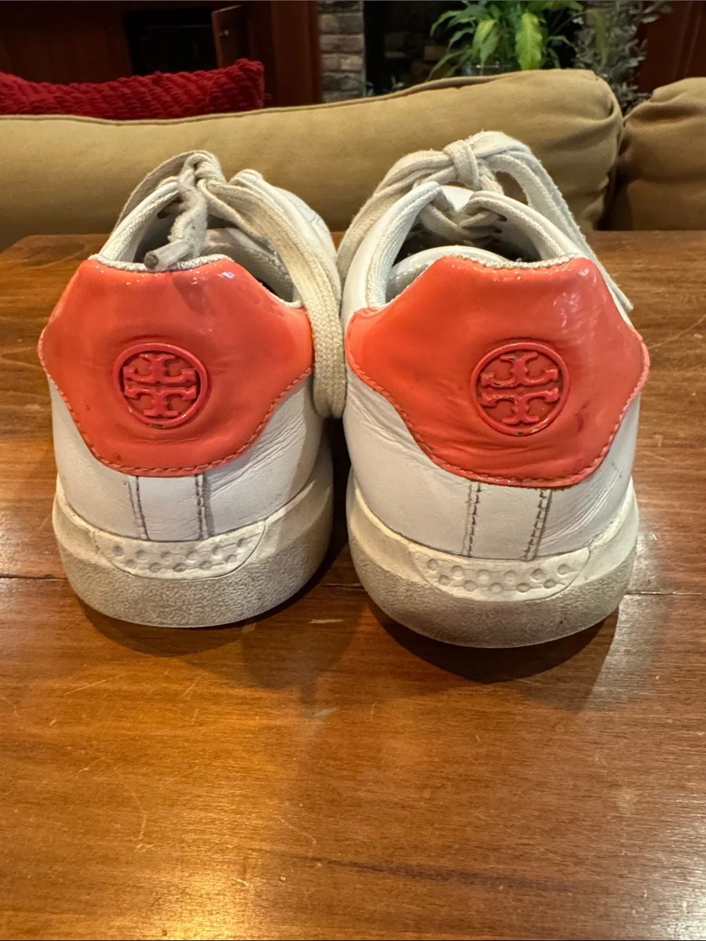 Tory Burch Women’s Sneakers 8 White Leather Comfort Travel Peach Logo